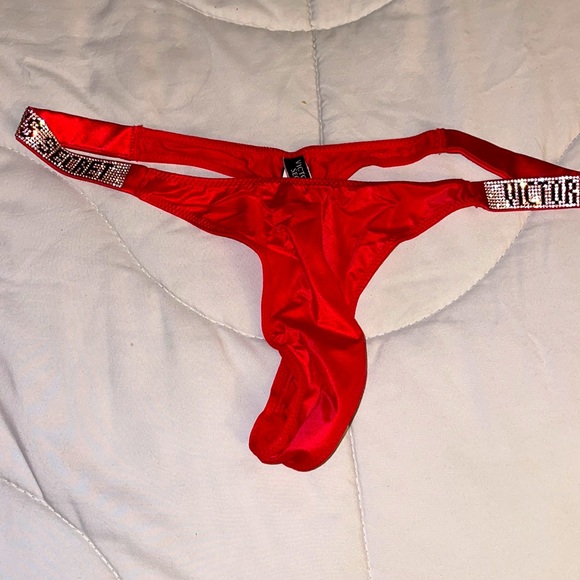 Victoria Secret push up bra and thong set, new with tags - Picture 3 of 3